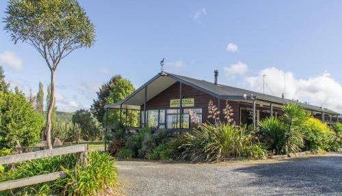 JunoHall Backpackers in Waitomo Caves