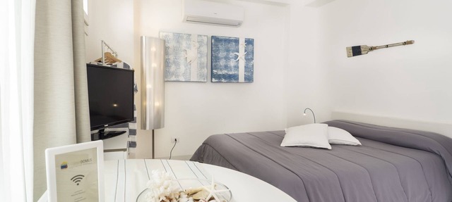 Just 100 meters from one of the most beautiful and renowned beaches of the Ragusa’s coast, in Marina di Ragusa