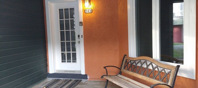 Lake Memphremagog Walk To Lake & by Mt. Orford 4 less than weekly rentals! in Magog