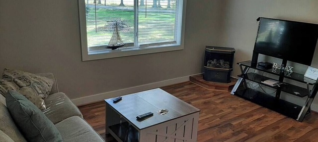 Large Back Deck Cottage with Spectacular Sunset Views of North Indian Lake in Lakeview