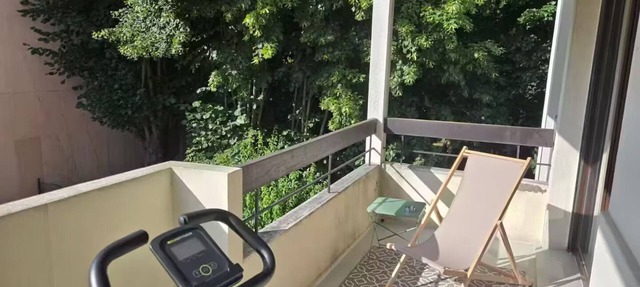 Large fully equipped studio with terrace in Rueil-Malmaison