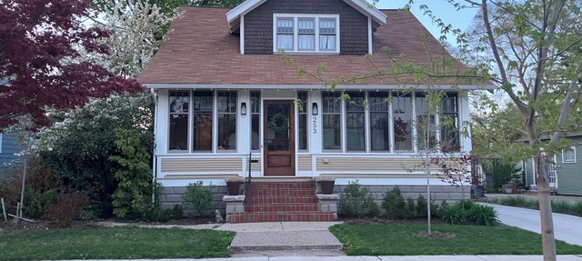 Location, Location, Location! Holland Historic District Charmer! in Holland