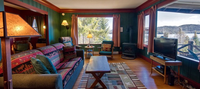 Lovely Lakeview Cabin Minutes to Main Street! in Lake Placid