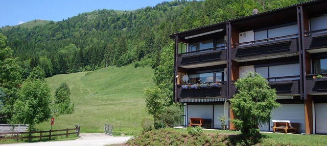 Luxury 6 pers. Apartment with guest rooms near the golf course and lake in Walchsee