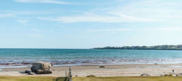 Luxury Beach Cottage in Middletown