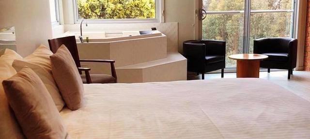 Macedon Ranges Hotel & Spa in Macedon