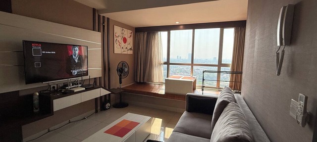 Modern Japanese Suite with Fast WiFi, Pool and Gym near Meikarta in Cikarang Selatan (West Java)