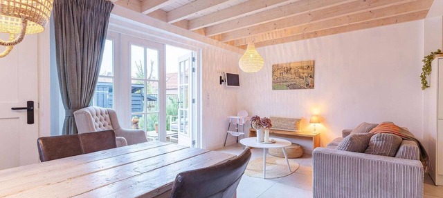 Modern Holiday Home in Vrouwenpolder in Koudekerke