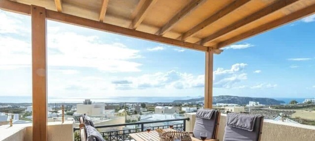 Modern Naya Escape in Santorini with Captivating Sea Views in Santorini