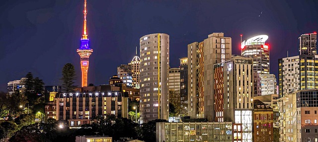 Modern Parnell Haven | Large Balcony Views, Parking & Gym in Auckland