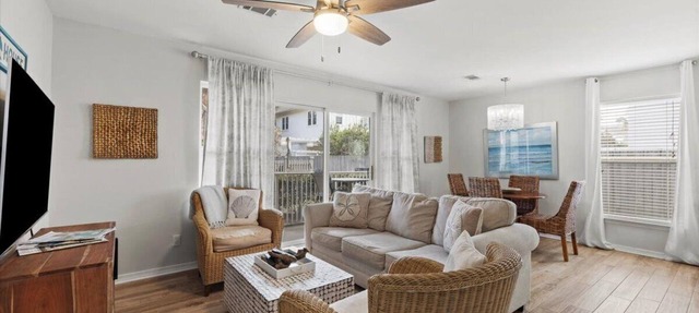 Modern remodeled, spacious 1st floor condo, steps to beaches & restaurants! in Santa Rosa Beach