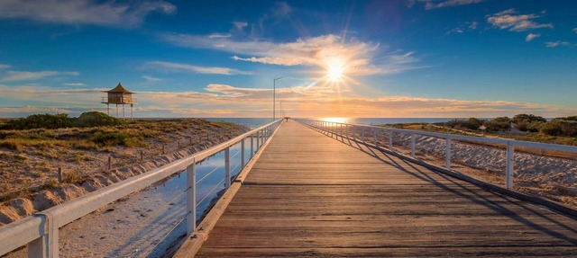 Modern Semaphore Vibe - Close to the Coast in Semaphore