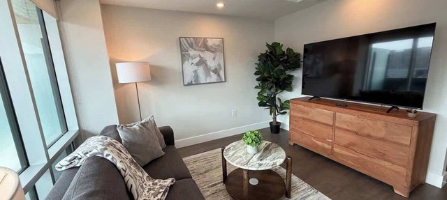 Modern & spotless 1 BR downtown with 6 appliances in Halifax