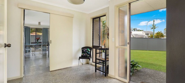 NAROO7- PRIME MOOLOOLABA LOCATION in Mooloolaba