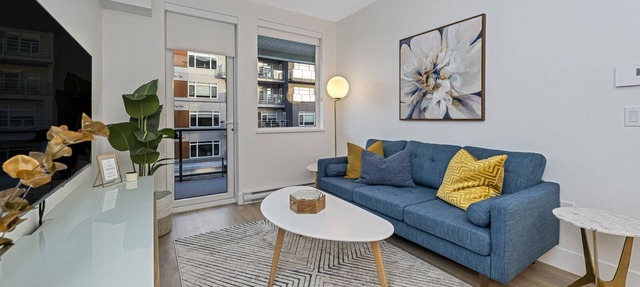Newer Sidney Condo - 2 Blocks to the Ocean in Sidney