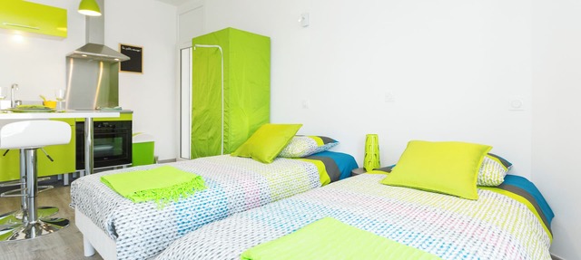 Nice air-conditioned studio of 27 m2 with veranda and balcony in Avignon in Avignon