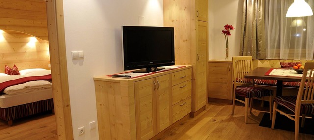 Nice apartment on the sunny side of the Dolomites in Wolkenstein