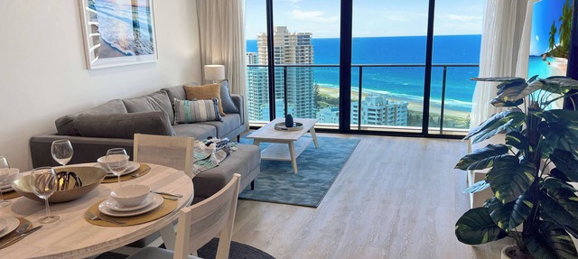 Ocean Views Oracle Luxury 29th flr Tower 2 Parking in Broadbeach