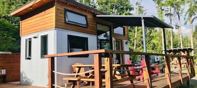 Oceanfront Tiny Home in Jordan River
