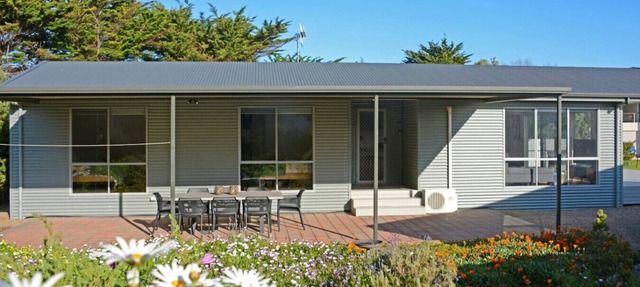 Oceans 5—Serene Sanctuary, Walk to Beach & Cafés in Middleton
