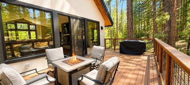 Paradise on Pioneer - Pool Table + Fire Pit + Luxury in South Lake Tahoe
