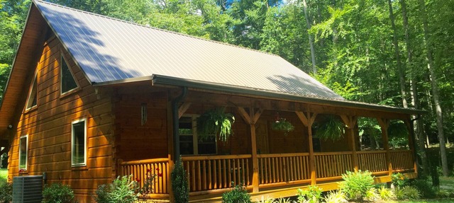 PEACE & TRANQUILITY, Mtn.Cabin By A Stream Near A.T. And Roan Mtn State Park in Roan Mountain