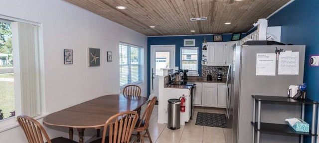 Pet Friendly Cheerful home on Emerald Coast in Panama City