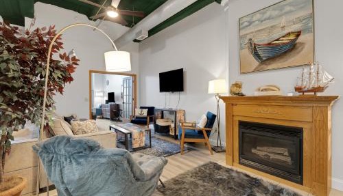 Pet-Friendly, Ship View, Canal Park, Condo, Pool in Duluth