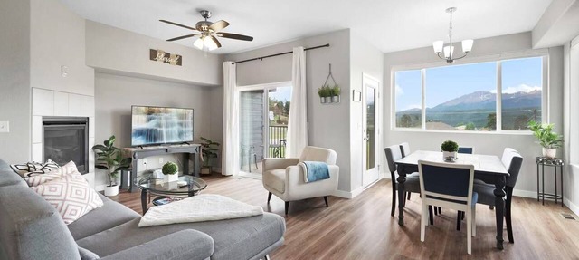 Pikes Peak VIEWS★ Central AC ★ Near Charis★ Wildlife ★License#330886 in Woodland Park