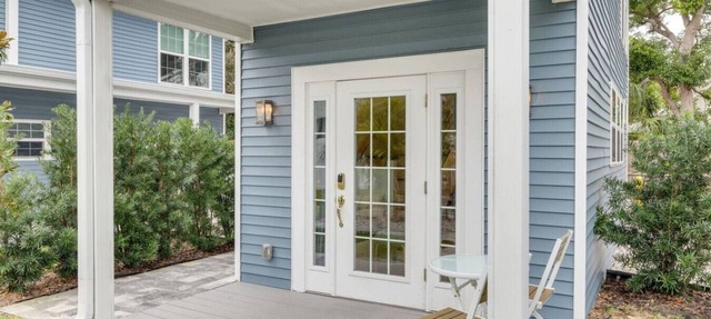 Poolside Tiny Home in Downtown Dunedin | Sandy in Dunedin