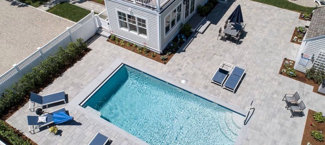 Popponesset, Exclusive, 3-Bdrm, 4-Bths, Sleeps 6, pool, hot tub, firepit, A/C in Mashpee