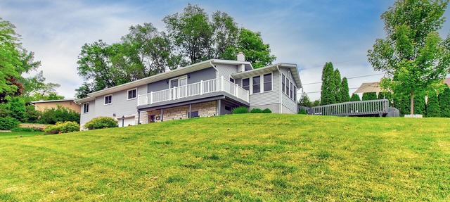 Premium 3BR 3BA with Hot Tub & Pool, near all of LaCrosse's Top Rated Activities in La Crosse