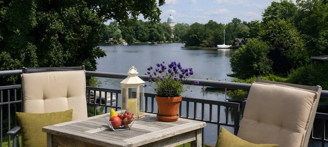 Premium Loft Directly on the Water with 3 Balconies in Potsdam