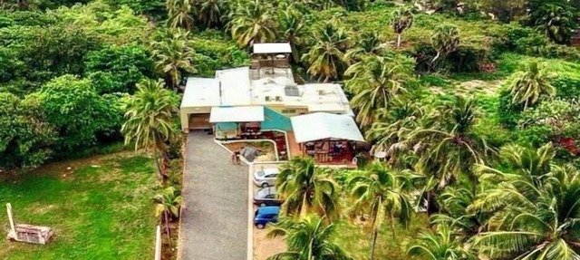 PRIVATE BEACH PATH a place to stay after you play all day! in Isabela