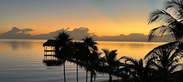 Private Beachfront Villa with Pool. in Sittee Point