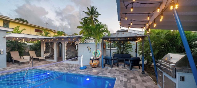 Private Pool | 3 Mins to Welches Beach | BBQ in Oistins