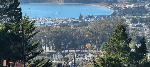 Private Studio , spectacular Ocean View , bathroom , kitchenette, Very Quiet in Half Moon Bay