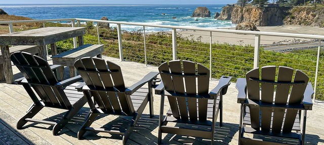 Private Waterfront Home with Private Hot Tub and Central Heat - Walk to Ocean in Fort Bragg