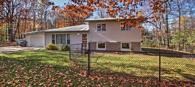 Quaint Duluth Hideaway w/Private Fenced-In Yard! in Duluth