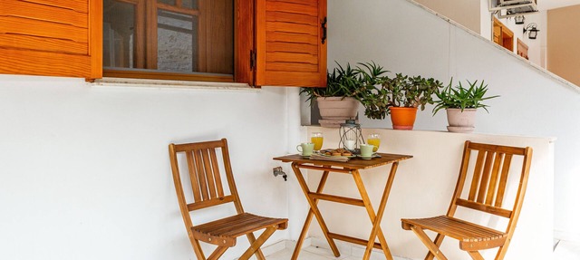 Relax in our charming 25 sq m studio, located 30 m. distance from sea of Kiveri! in Κιβέρι