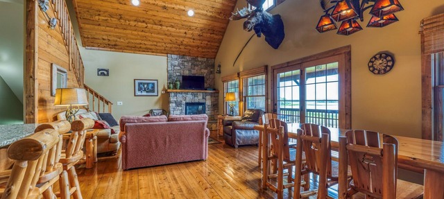 Resort FUN-Beach-Hot tub-Pool-Kayak-Trampoline in Hines