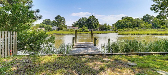 Riverfront Fun: Quiet Home Near Hampton Coastline in Hampton