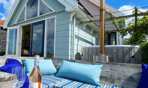 Romantic Dutch hideaway in Jisp