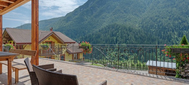 Room 'Stanza 2' with Mountain View, Private Terrace and Wi-Fi in Caldes
