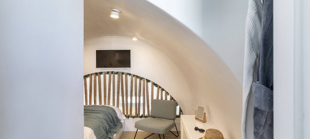 Santo Bloom Luxury Villas with Sea View & Two Pools in Santorini