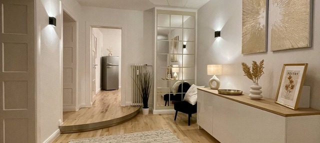 Schwabing apartment with kitchen, conservatory and rain shower in the heart of Munich in München