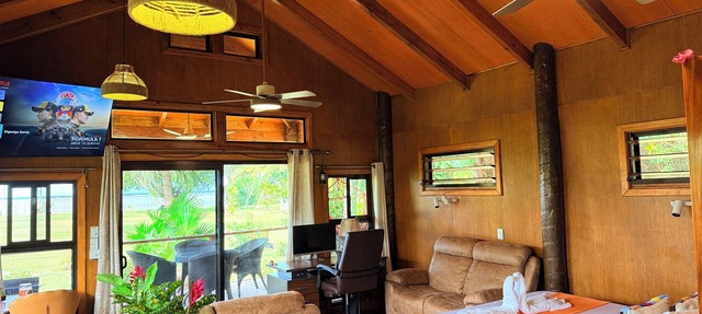 Seashell-Charming beachfront bungalow with AC and WiFi in lovely Savusavu in Savusavu