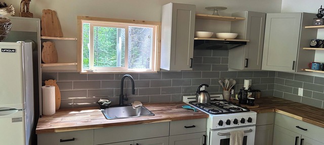 Secluded Lakefront Off-Grid Cottage - A perfect Getaway for the family. n in Ladysmith