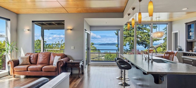 Secluded Luxury, Panoramic Water Views in Seattle