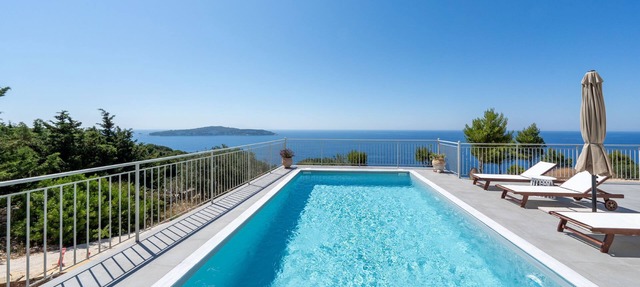 Secluded Paxos Villa with Pool, WiFi, Parking in Ozias Gaios